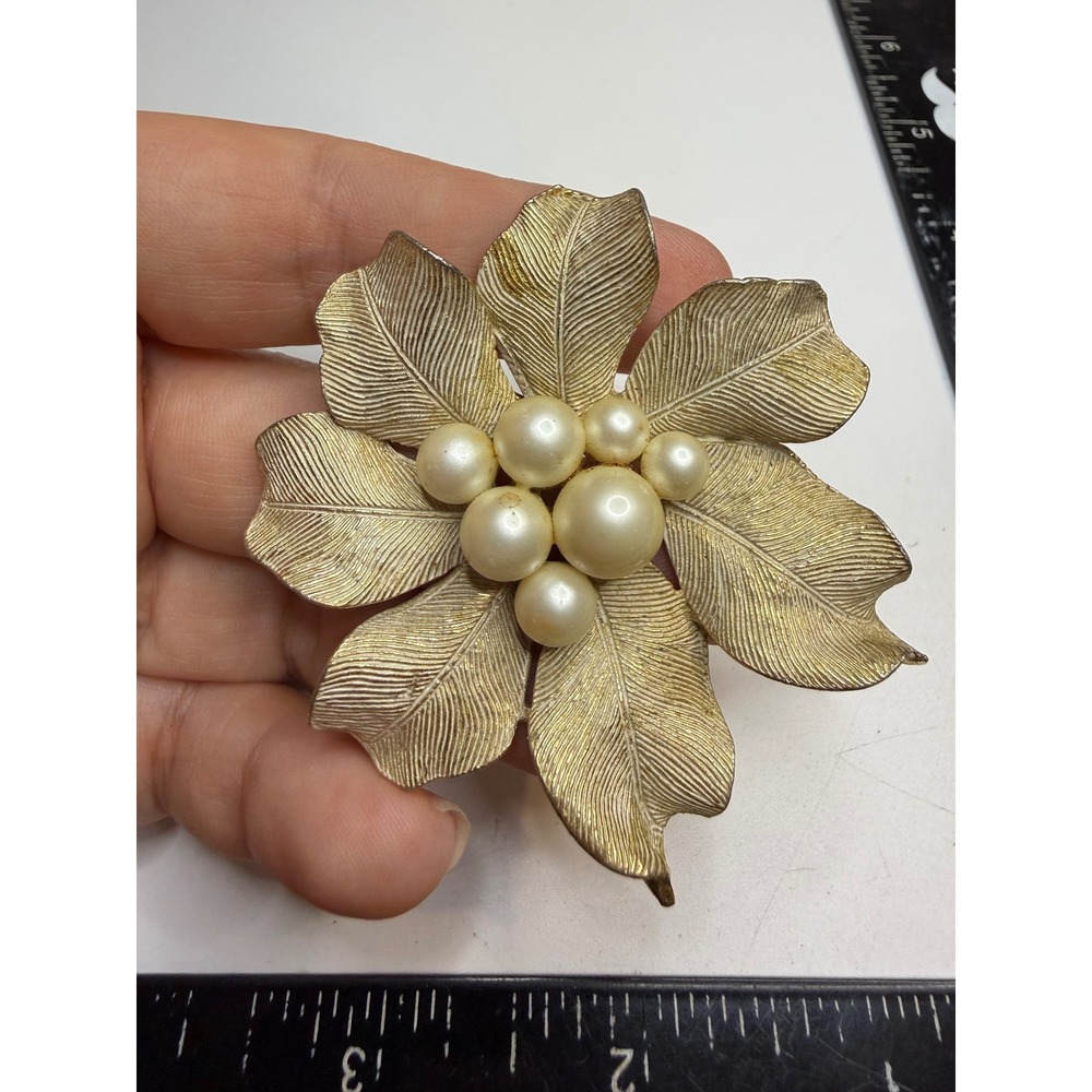 Vintage Gold Tone Faux Pearl Flower Brooch Textured Leaf Petal Pin 3 Inch